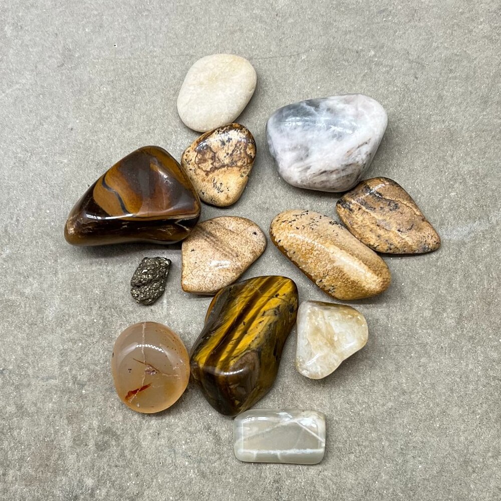 Lot of 11 Healing Crystals and 1 Stone